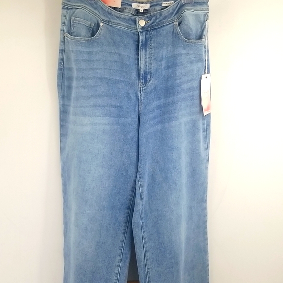 A Beautiful Soul 34" Wide Leg Blue Jeans - Picture 10 of 13